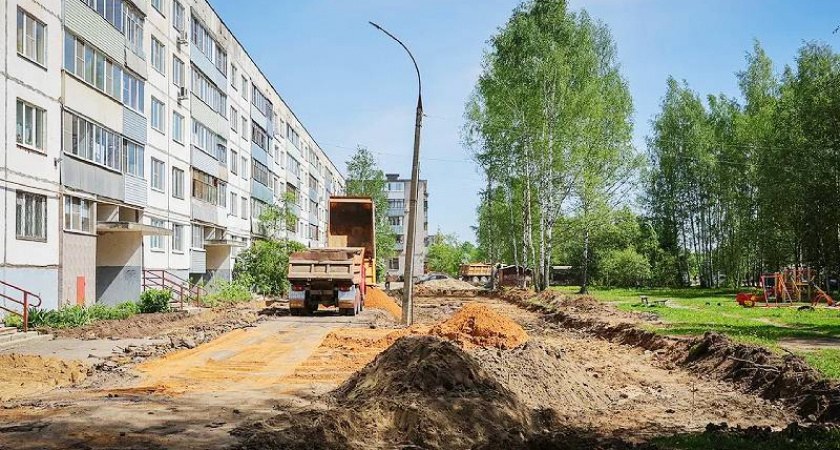 В Рыбинске ремонтируют три двора: на Приборостроителей появится 58 парковочных мест