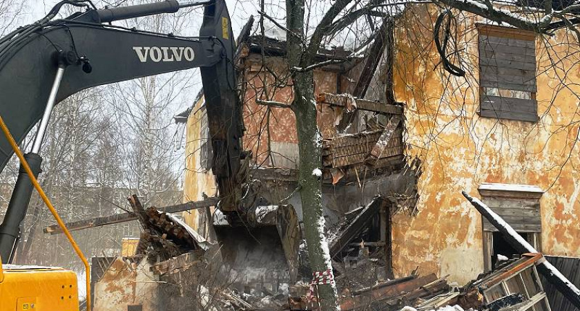 В Ярославской области снесли более 250 заброшенных зданий