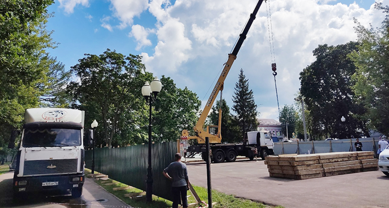 В Рыбинске монтируют 37-метровое колесо обозрения выше девятиэтажки на 20 лет