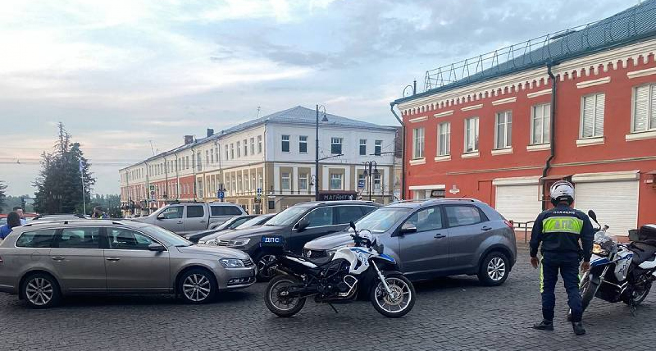 6000 платных парковок в Ярославской области: жители получат 50% скидку, гости заплатят полную цену