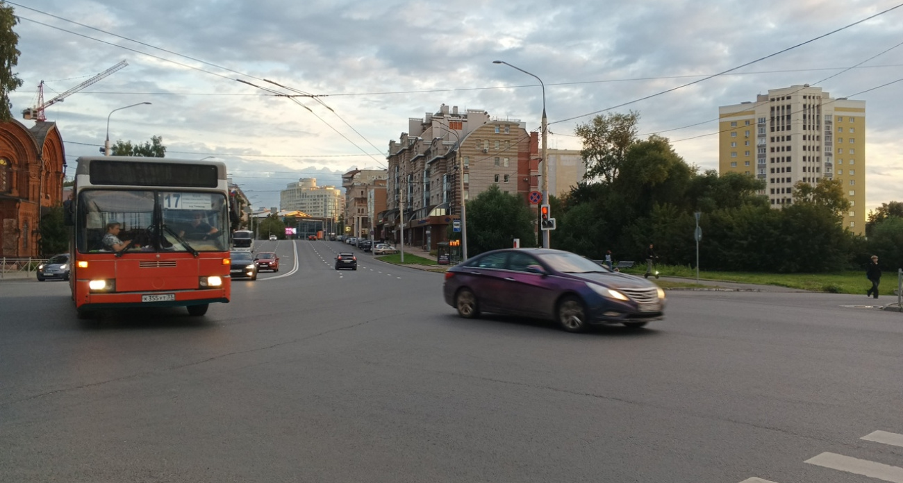 Инспектор ДПС раскрыл тайну: эти 4 "безобидных" привычки за рулем притягивают беду - проверьте, не делаете ли вы это каждый день