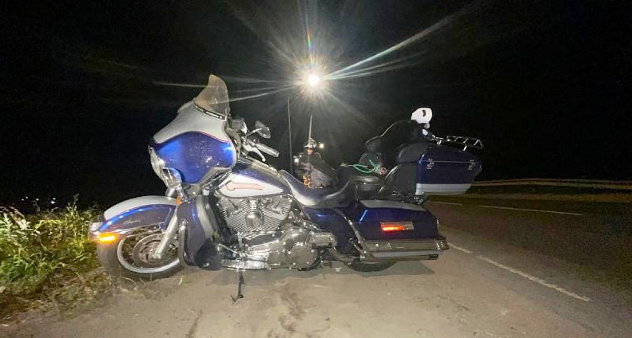 Harley-Davidson опрокинулся на дамбе Рыбинска: 41-летнюю пассажирку госпитализировали