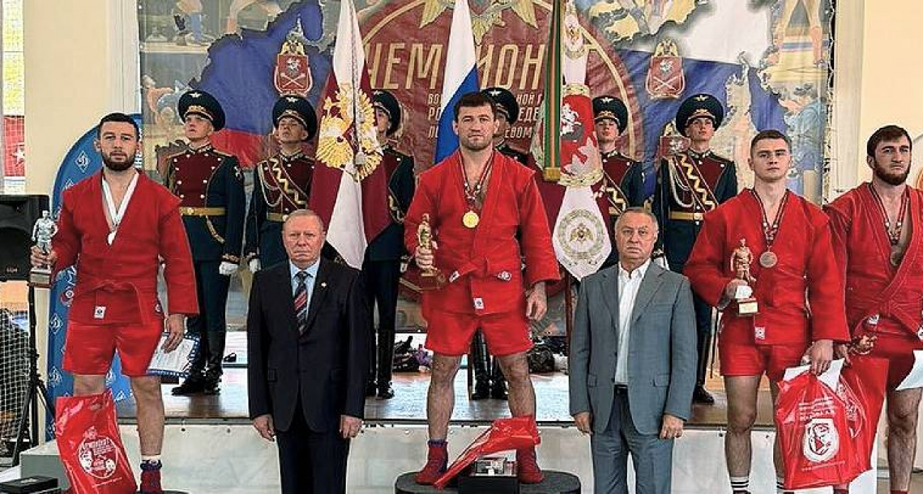 Рыбинец Джамолдин Сандалов завоевал серебро среди 140 самбистов и пробился на чемпионат России