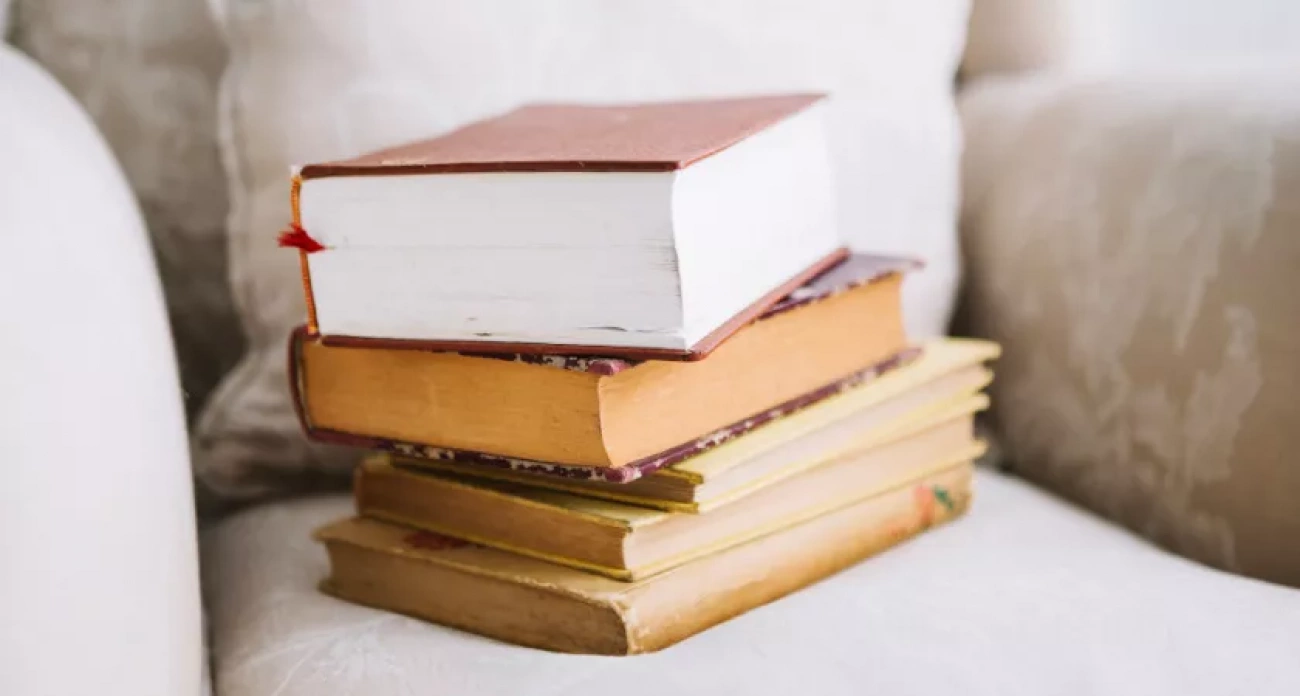 Проверьте свои книжные полки: эти три издания СССР продаются за миллионы, и одно из них может быть у вас