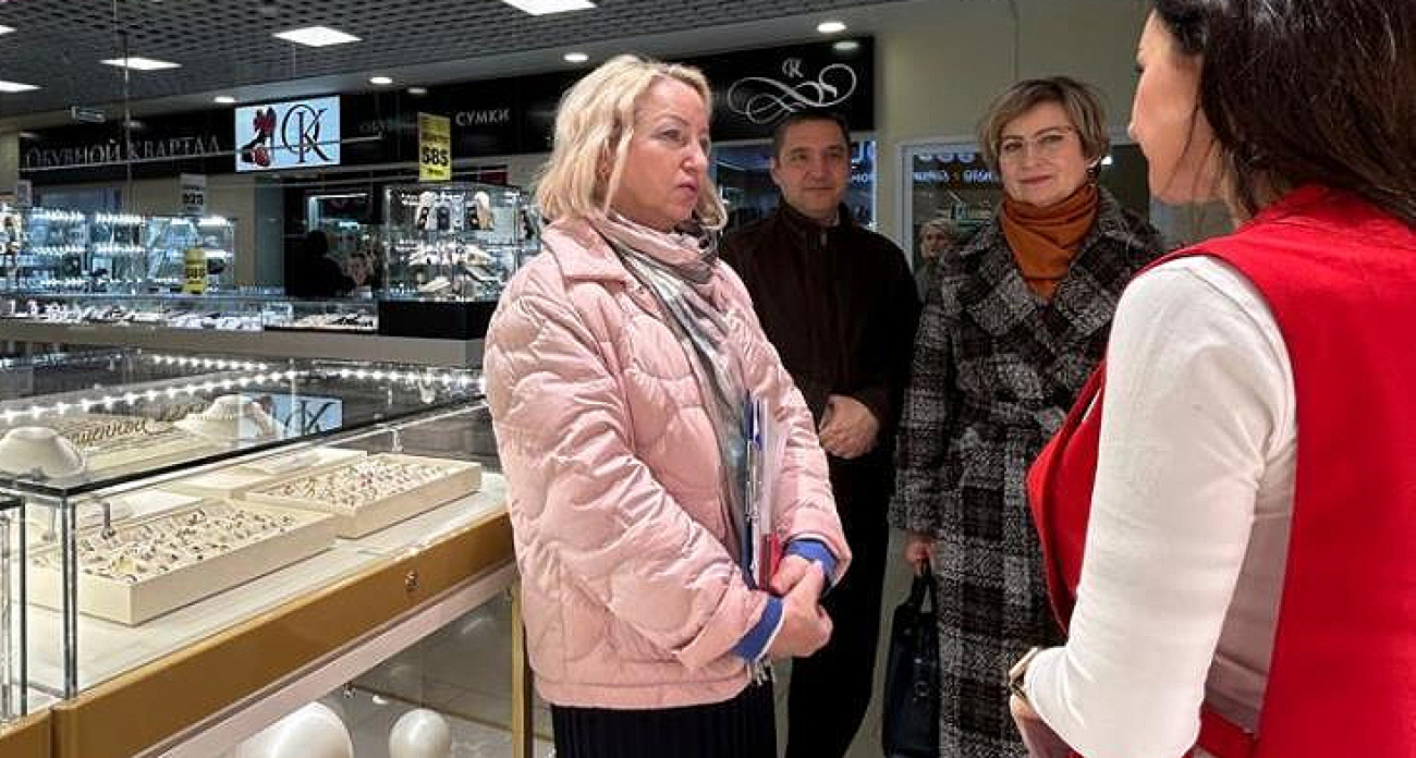 В ТРЦ "Виконда" поймали двух работодателей на нелегальном найме сотрудников