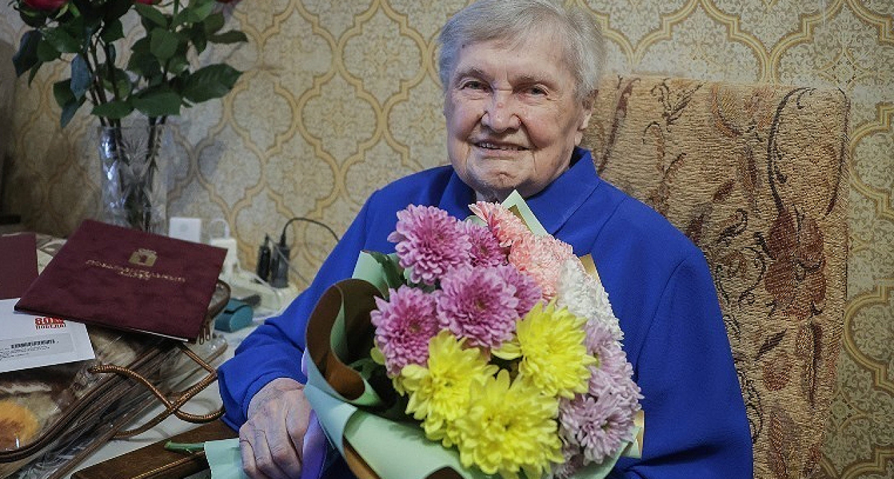Труженица тыла из Рыбинска отметила 100-летие с поздравлением от Путина: учила детей в разрушенном Сталинграде