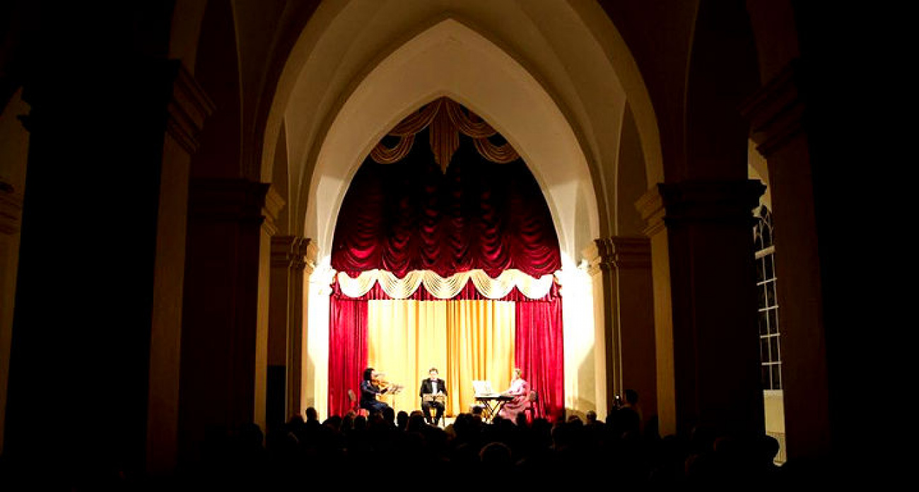 Внук изобретателя терменвокса сыграет "музыку из воздуха" в костеле Рыбинска