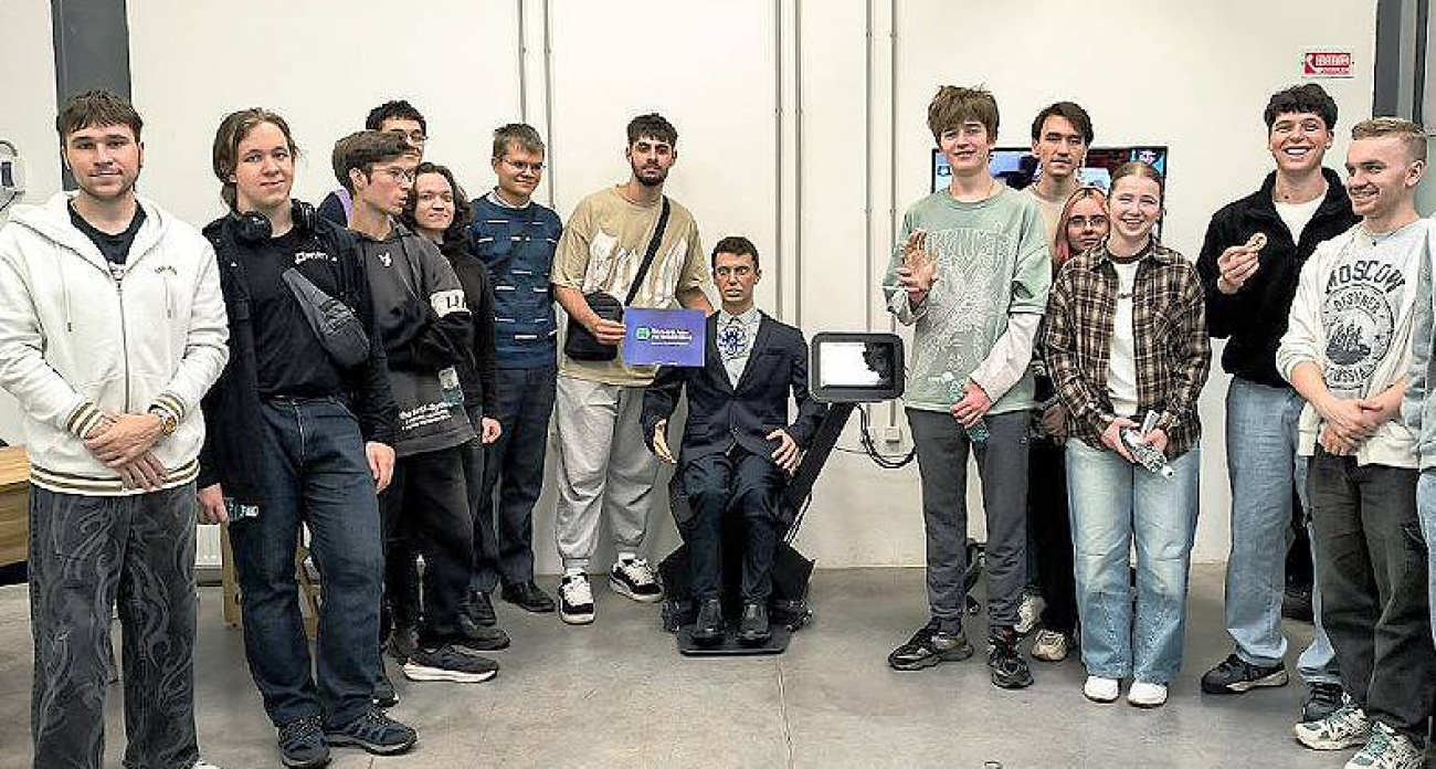 Студенты РГАТУ прошли стажировку на "Промоботе": от проектирования до управления человекоподобными роботами