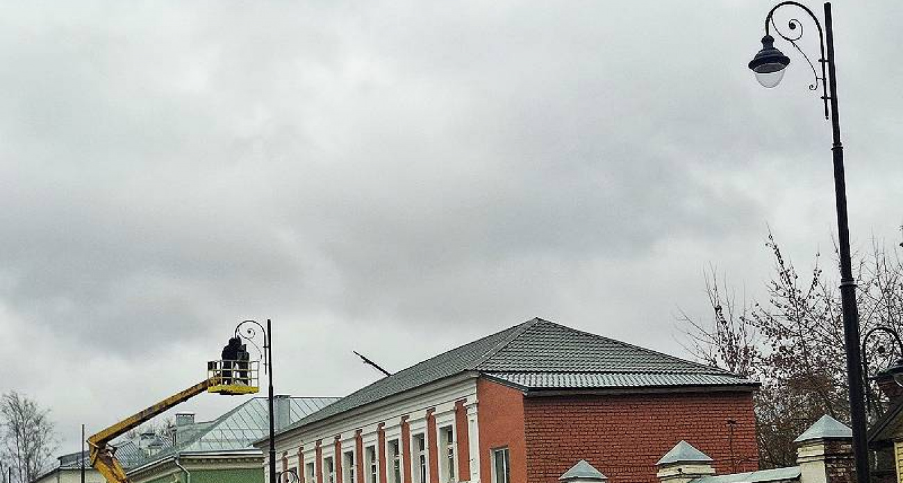 В Рыбинске 44 чугунных фонаря с фигурными "юбками" преобразят улицу Чкалова