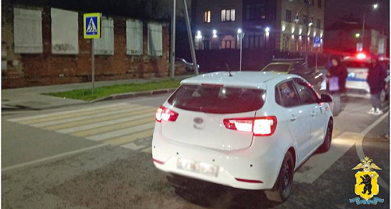 Второй пешеход за двое суток: в Рыбинске Kia сбила женщину на зебре вечером