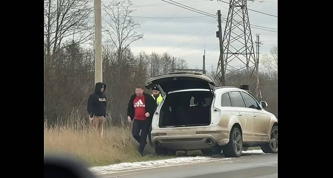 "20 минут треша": пьяный водитель Audi чуть не врезался в автобус под Рыбинском