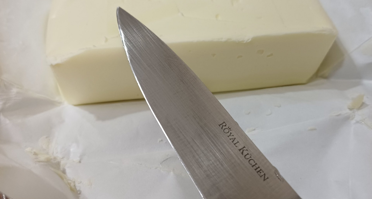 Ношу с собой фонарик в продуктовый: только так могу отличить настоящее масло от подделки