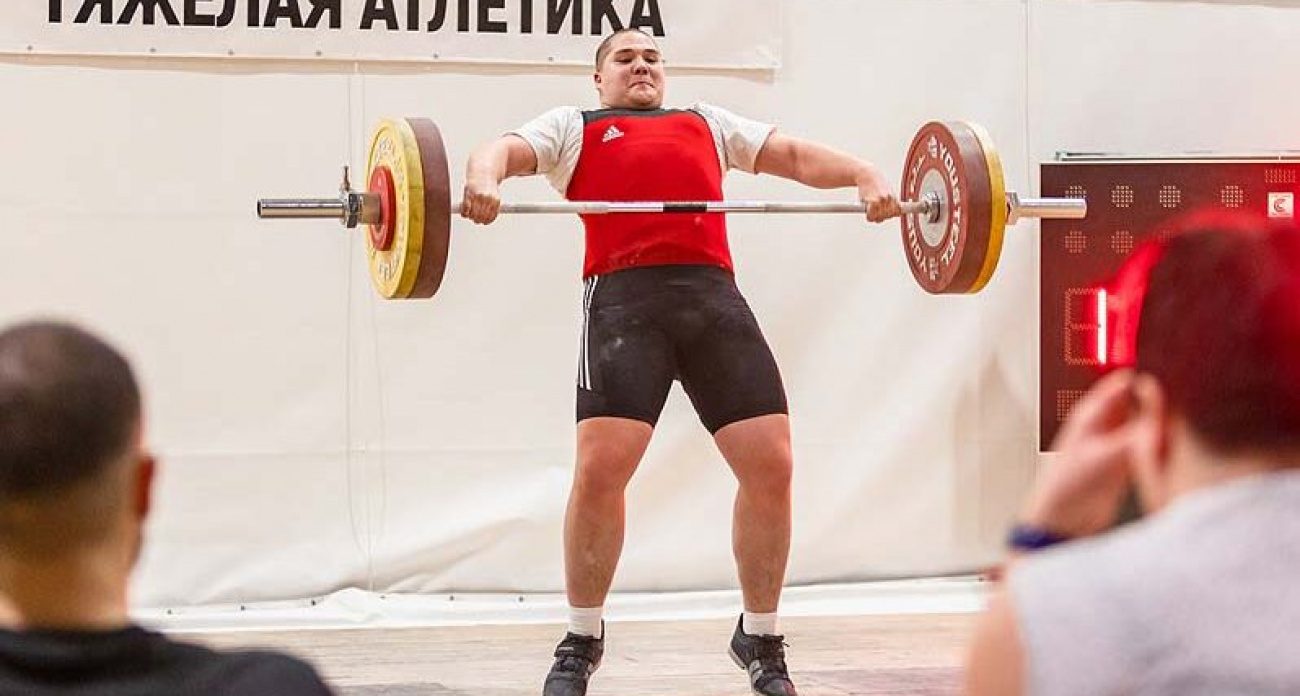 Рыбинские тяжелоатлеты взяли золото и серебро среди 800 спортсменов на турнире "Серебряный гриф"