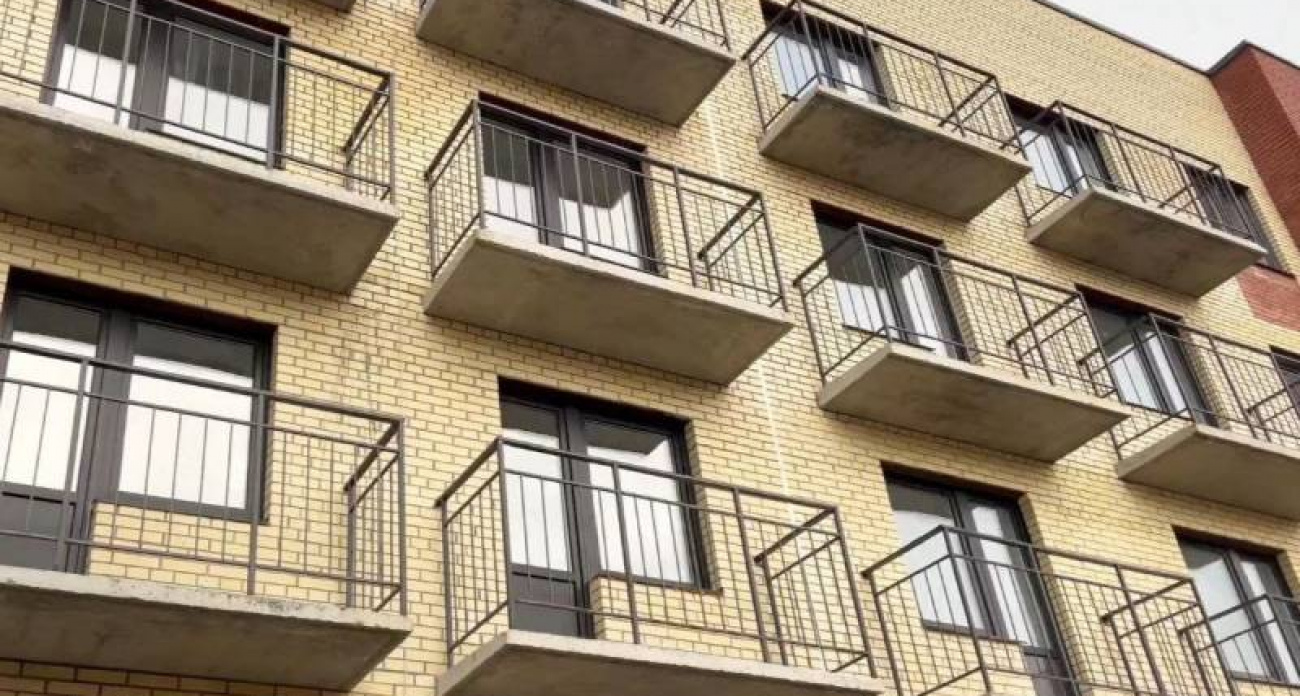 Ярославская область потратит 700 млн на расселение аварийок: 170 семей уже получили новые квартиры