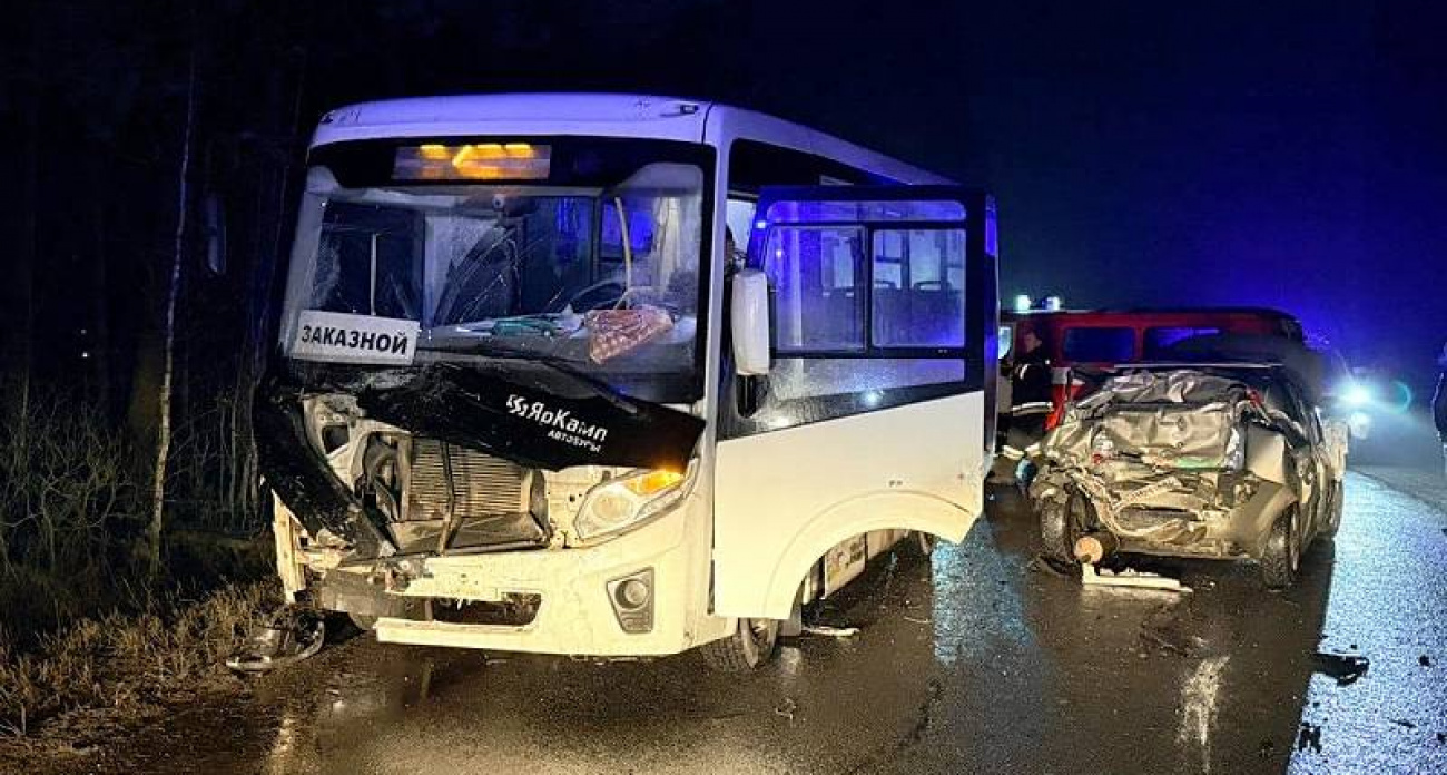 71-летний водитель автобуса ПАЗ протаранил Renault с женщиной на Окружной в Рыбинске
