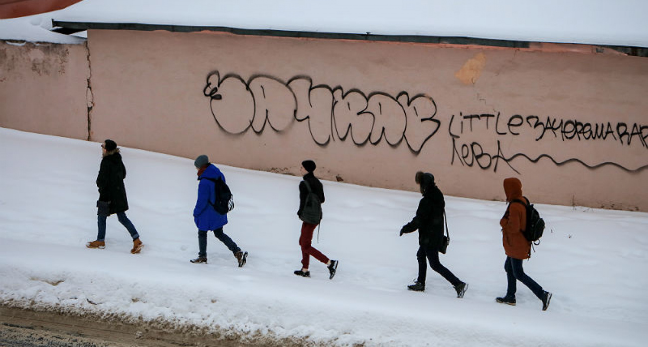 В Рыбинске подростки избили 34-летнего мужчина на детской площадке и сломали ему нос