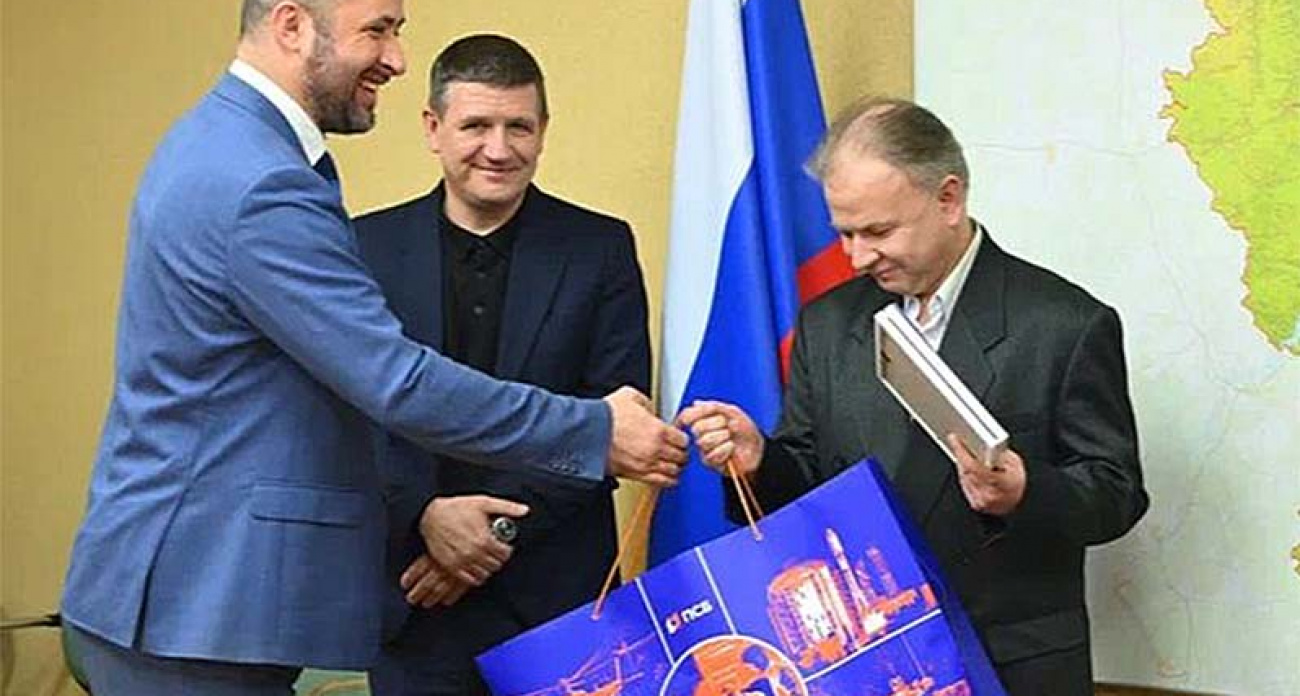 ПСБ в Ярославле отметил 30-тысячного зарплатного клиента: им стал врач онкобольницы