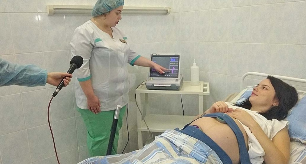 Каскад ГЭС 11-й год дарит роддому Рыбинска спасательное оборудование для младенцев