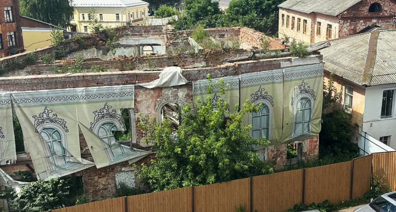 "Дом мадам Грицацуевой" и другие купеческие особняки Рыбинска превращаются в руины: власти предлагают льготные кредиты на спасение