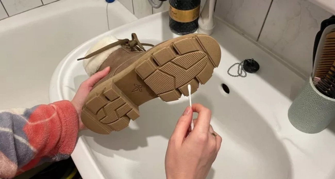 Наношу обычную зубную пасту на обувь - забываю о падениях на льду до самой весны: проверенный способ от травматолога