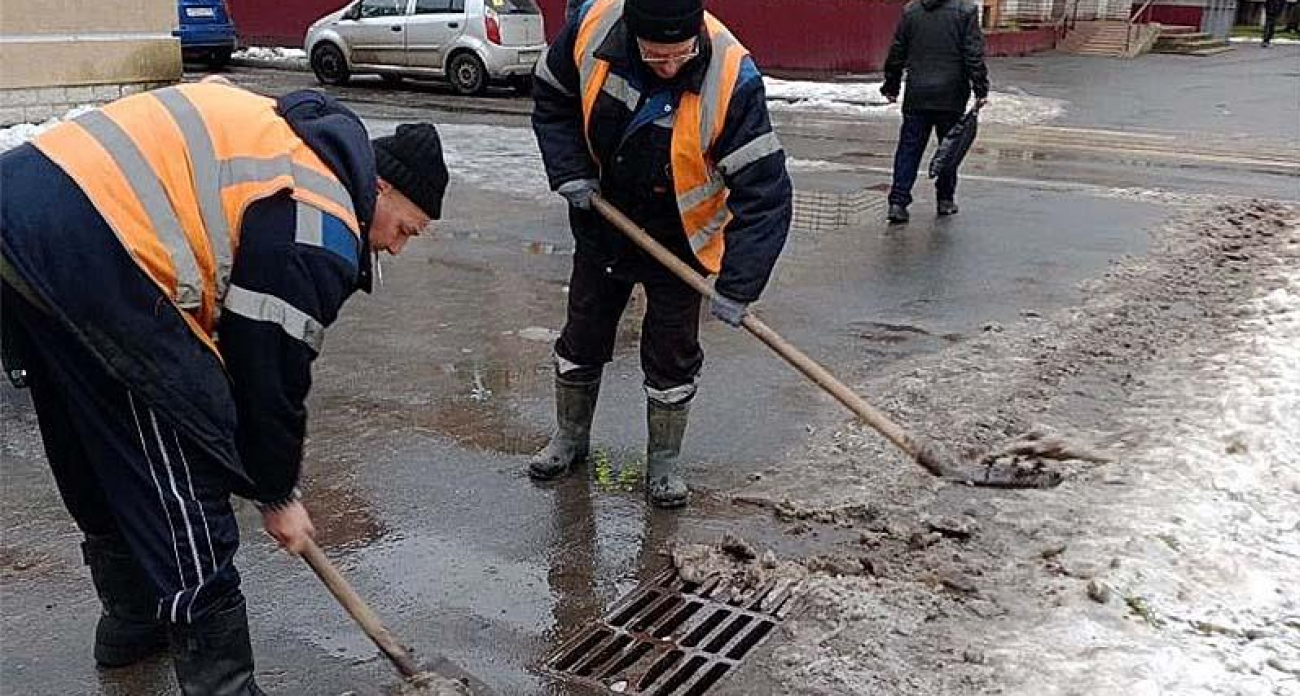 Битва с ледяными пробками: в Рыбинске проверили 10 улиц перед весенним паводком