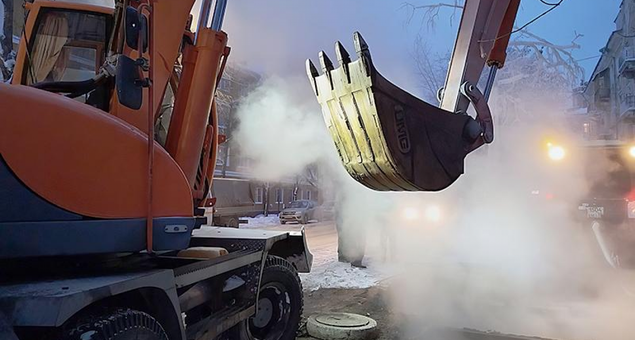 Два дефекта и затопленная камера: в Рыбинске устраняют масштабную аварию теплотрассы на улице Лизы Чайкиной