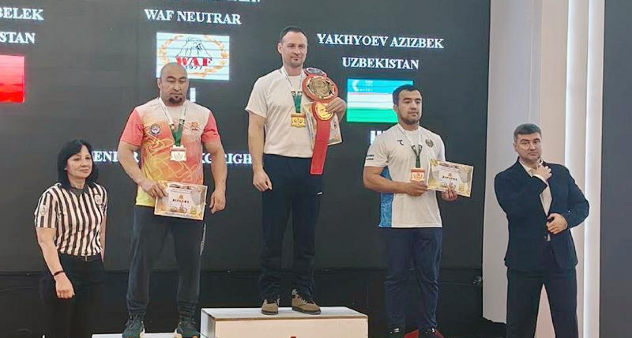 Золото правой, серебро левой: тренер из Рыбинска покорил Кубок мира по армрестлингу среди 26 стран