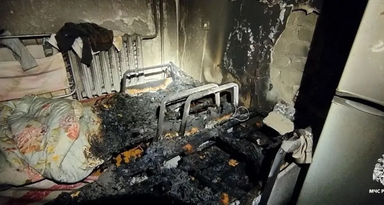 Пожар в Рыбинске: спасатели вытащили собаку из огня