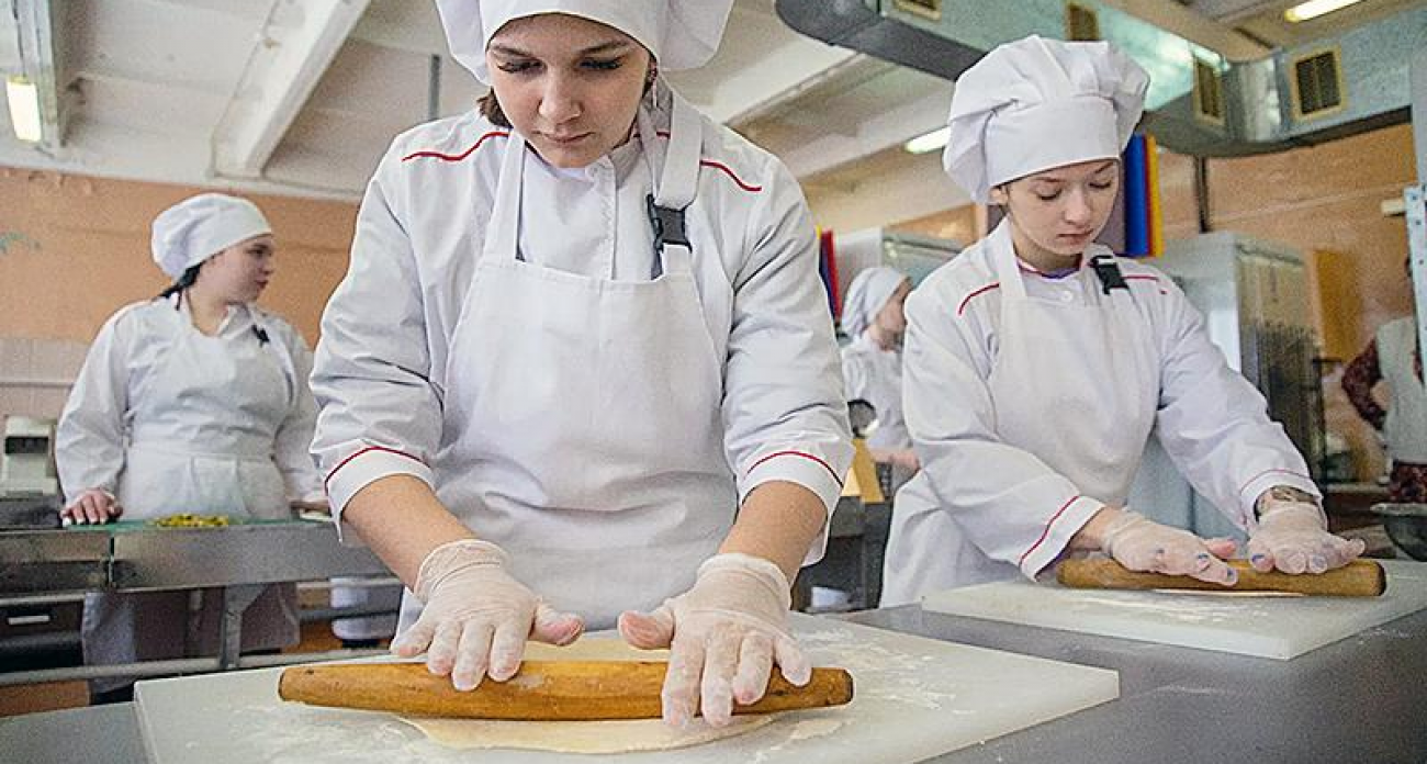 Забытый вкус Рыбинска: 10 студентов возрождают старинные «рыболепные ярушки» для битвы лучших шефов страны