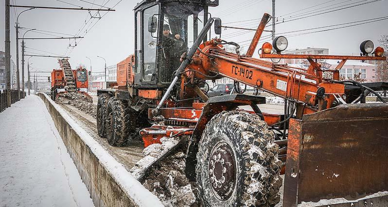 Рыбинские коммунальщики работают на износ из-за снежной стихии