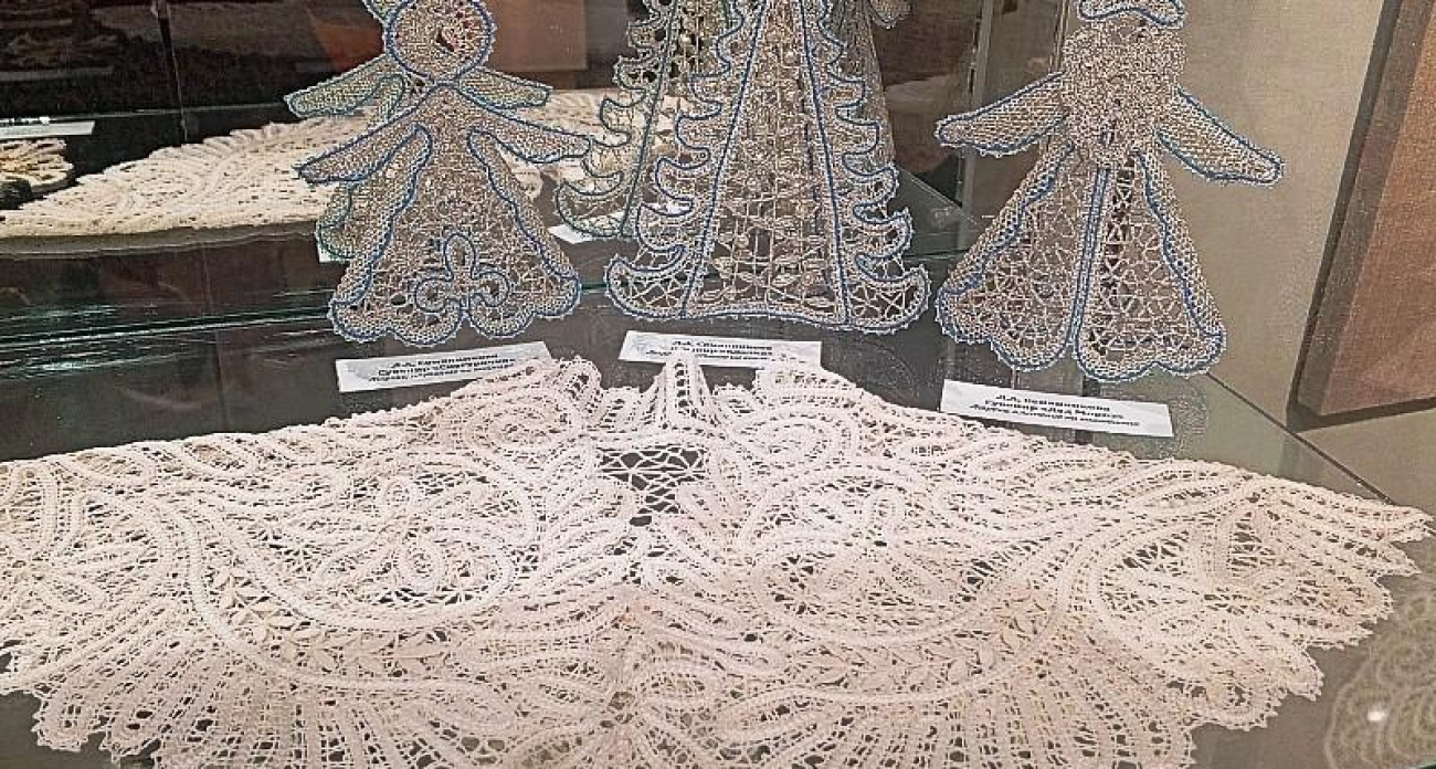 30 лет «Звонких коклюшек»: рыбинские кружевницы создали панно города