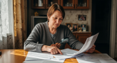 Государство молча доплачивает после 55 лет — но деньги получают единицы, остальные не знают куда обращаться