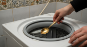 Мастер по ремонту раскрыл секрет: почему нужно сначала запускать стиральную машину, а потом добавлять порошок