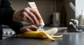 Натер солью банановую кожуру и теперь кайфую всю зиму — простой лайфхак, о котором молчат садоводы