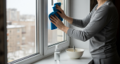 Соседка поделилась рецептом для мытья окон — теперь они сияют как новые целых восемь недель