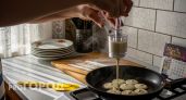 Хозяйки скупают эти 4 предмета из Фикс Прайс за 120 рублей — блины получаются как в ресторане
