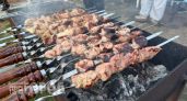 Перестаньте мучить мясо на мангале: одна простая деталь превратит ваш сухой шашлык в нежнейшее угощение