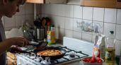 Забудьте про духовку: готовлю сочную пиццу на сковороде за 10 минут и всегда получаю добавку от семьи