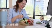Больше никаких замечаний от коллег: список продуктов для офисного ланча, который избавит от лишних запахов