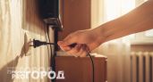 Оставьте эти приборы в розетке навсегда: электрики объяснили почему попытка сэкономить обернется пожаром
