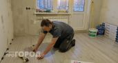 Забудьте про дорогой ламинат: этот практичный материал сэкономит бюджет и прослужит в разы дольше обычного