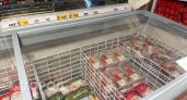 Вы делаете это зря: почему мытье сырой курицы перед готовкой превращает вашу кухню в зону заражения