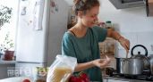 Перестала тратить лишнее в магазине: мой план питания на неделю из самых доступных продуктов в холодильнике