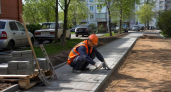 В Рыбинске обновляют тротуары к СК «Метеор»: старый асфальт меняют на плитку