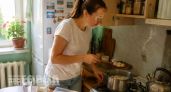 Перестаньте мучиться с кастрюлей: шеф-повар открыл секрет приготовления пельменей на сковороде для сочности