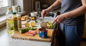 Всего три продукта из холодильника и пара минут времени: этот салат улетает со стола быстрее чем оливье