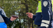 Инспектор требует права у припаркованного авто: как вежливо отказать и не довести дело до штрафа