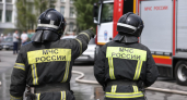 При ночном пожаре в рыбинском Заволжье пострадали люди и сгорела кровля дома