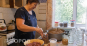 Забыла про ежедневную готовку: раскладываю гречку по банкам и закрываю вопрос с ужинами на всю рабочую неделю