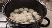 Перестаньте портить вкус пельменей: одна простая ошибка при варке делает их безвкусными и разваренными